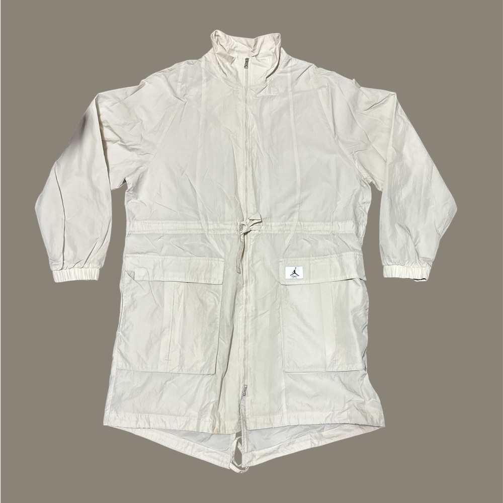 Jordan Women's Essential's Lightweight Overweight Jacket in Light Orewood Brown